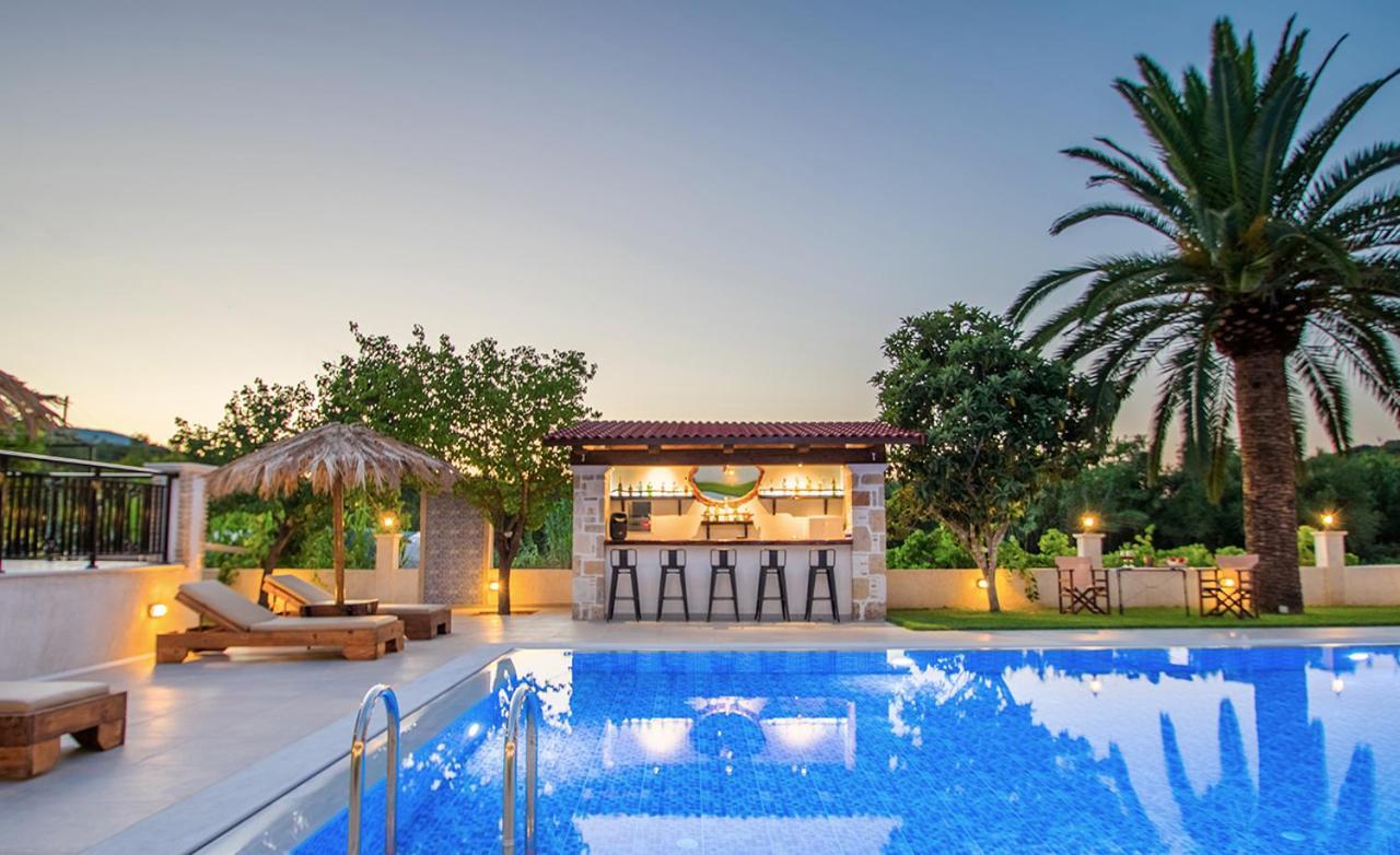 Villa Zissis & Pool 5min Drive To