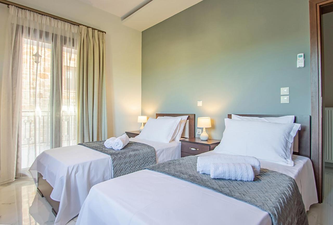 Villa Zissis & Pool 5min Drive To *
