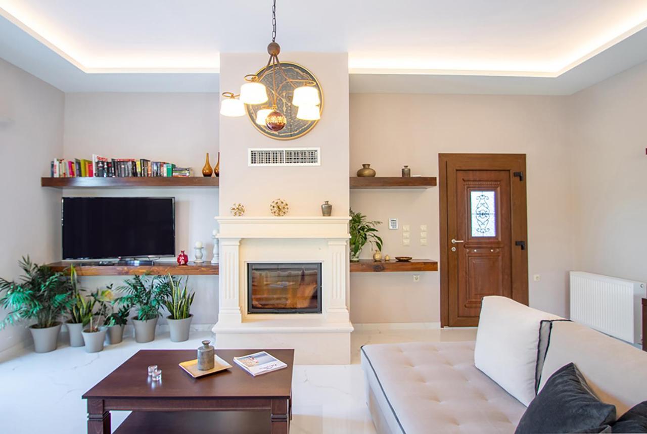 Villa Zissis & Pool 5min Drive To