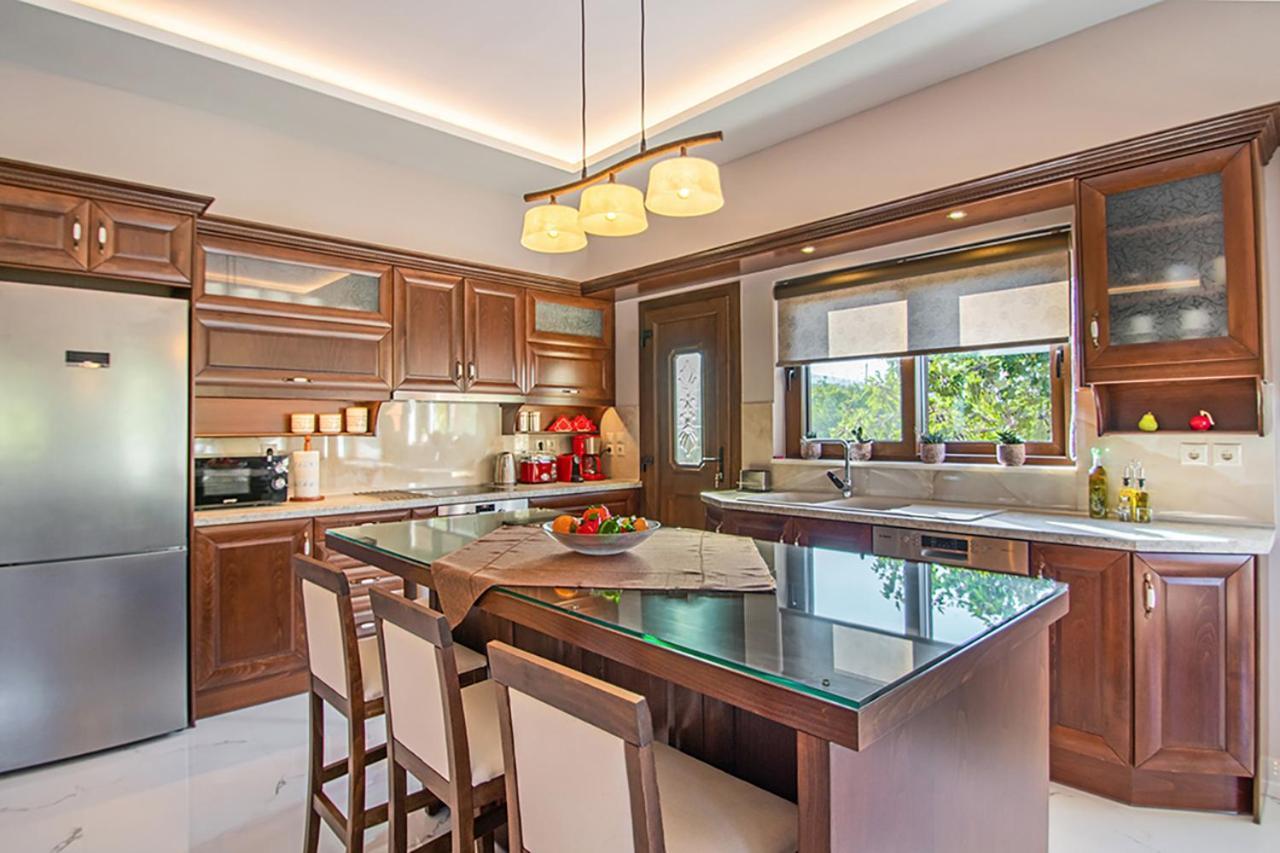 Villa Zissis & Pool 5min Drive To *
