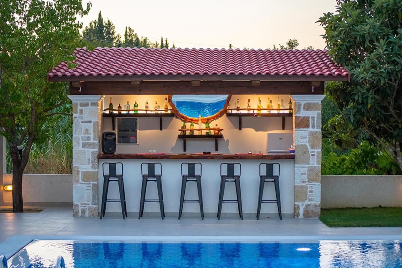 Villa Zissis & Pool 5min Drive To Kato Yerakarion